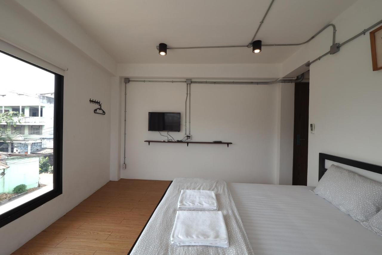 Labkoff Cafe And Hostel Канчанабури Екстериор снимка