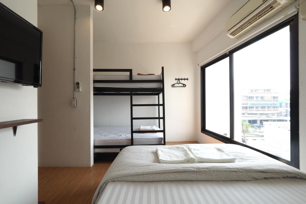 Labkoff Cafe And Hostel Канчанабури Екстериор снимка