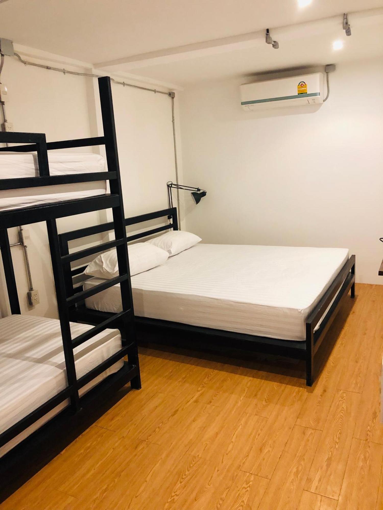 Labkoff Cafe And Hostel Канчанабури Екстериор снимка